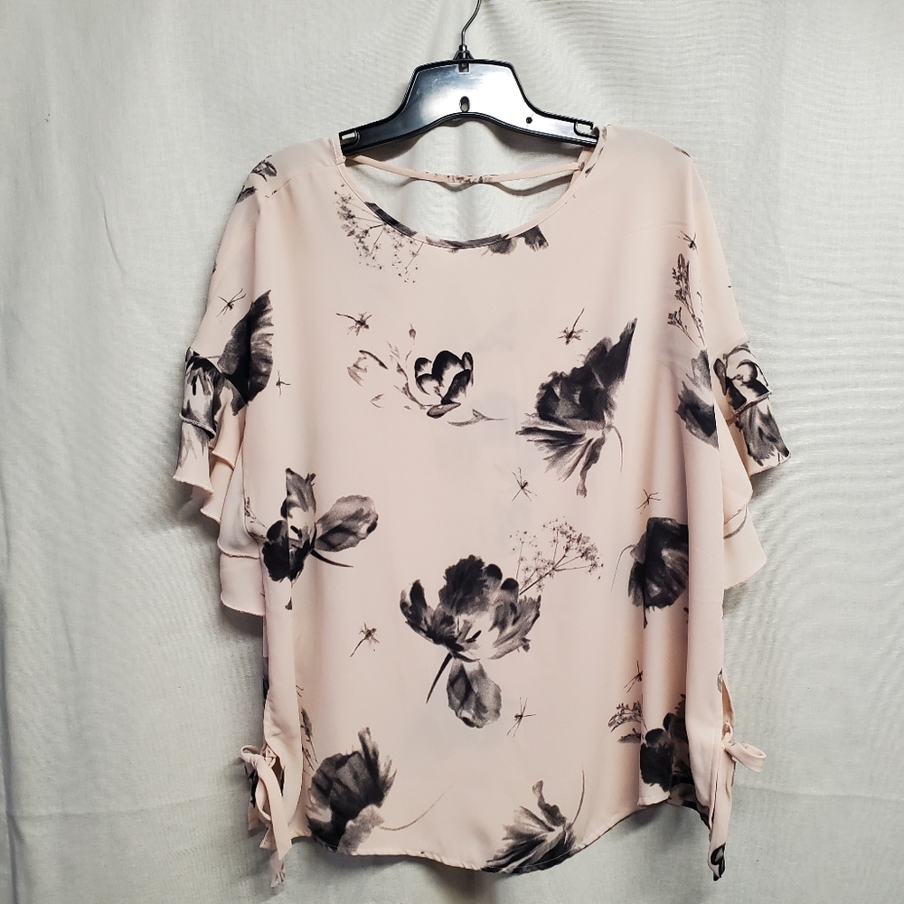 Express Floral Print in Pink and Black
